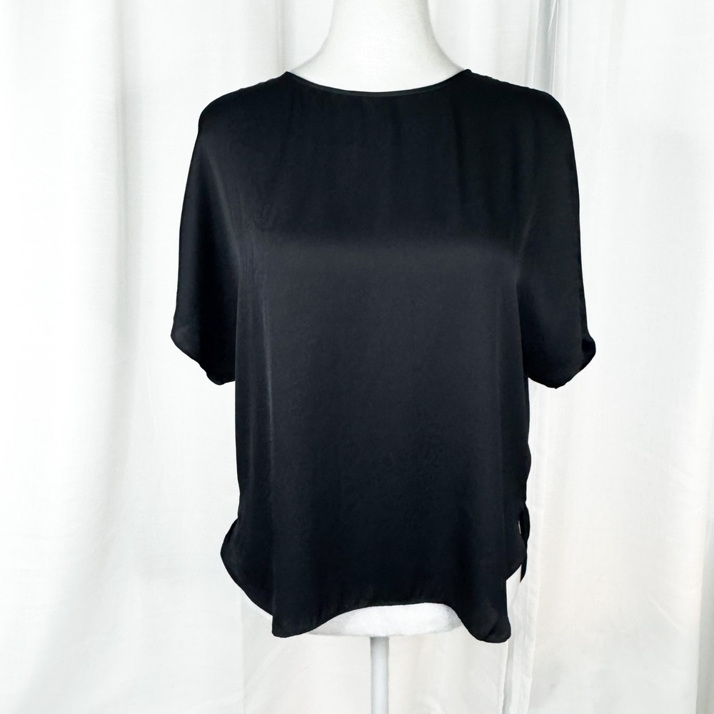 Quince Washable Stretch Silk Split Hem Tee Black Size S Short Sleeve Blouse EUC